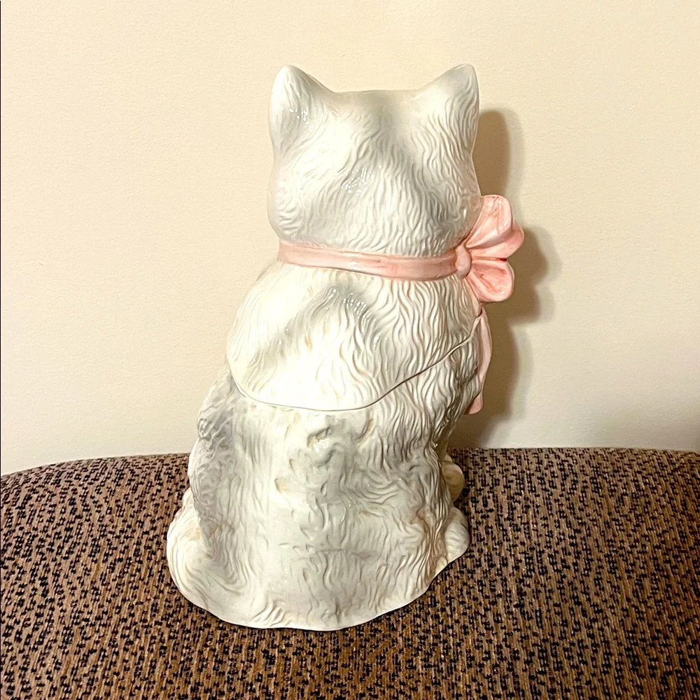 Vintage White Cat Cookie Jar with Pink Bow. Like New